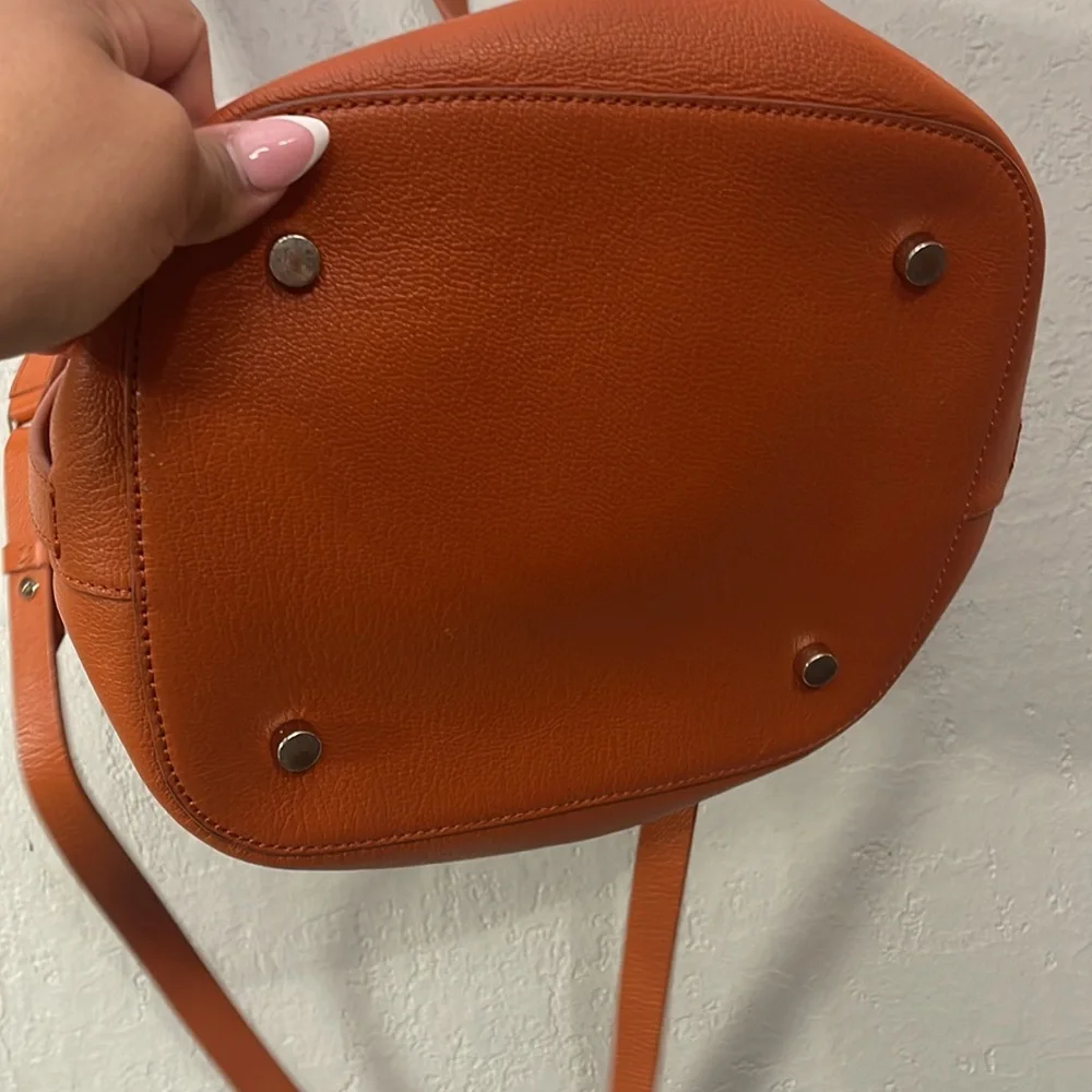 Reiss hudson leather bucket bag in hazel